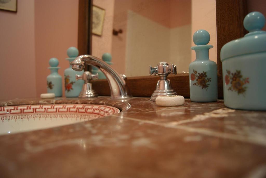 Logis Hotel - Restaurant La Marbrerie Caunes-Minervois Номер фото