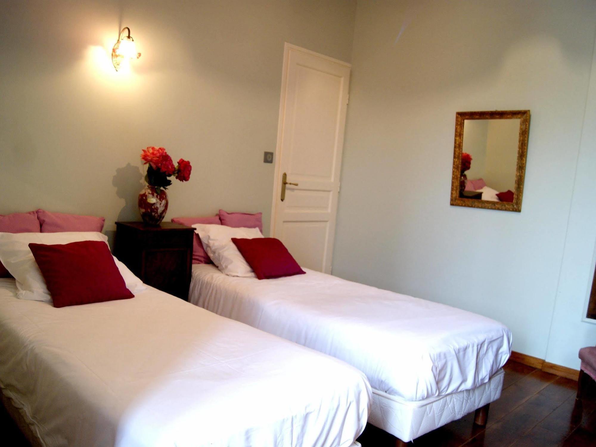 Logis Hotel - Restaurant La Marbrerie Caunes-Minervois Екстер'єр фото