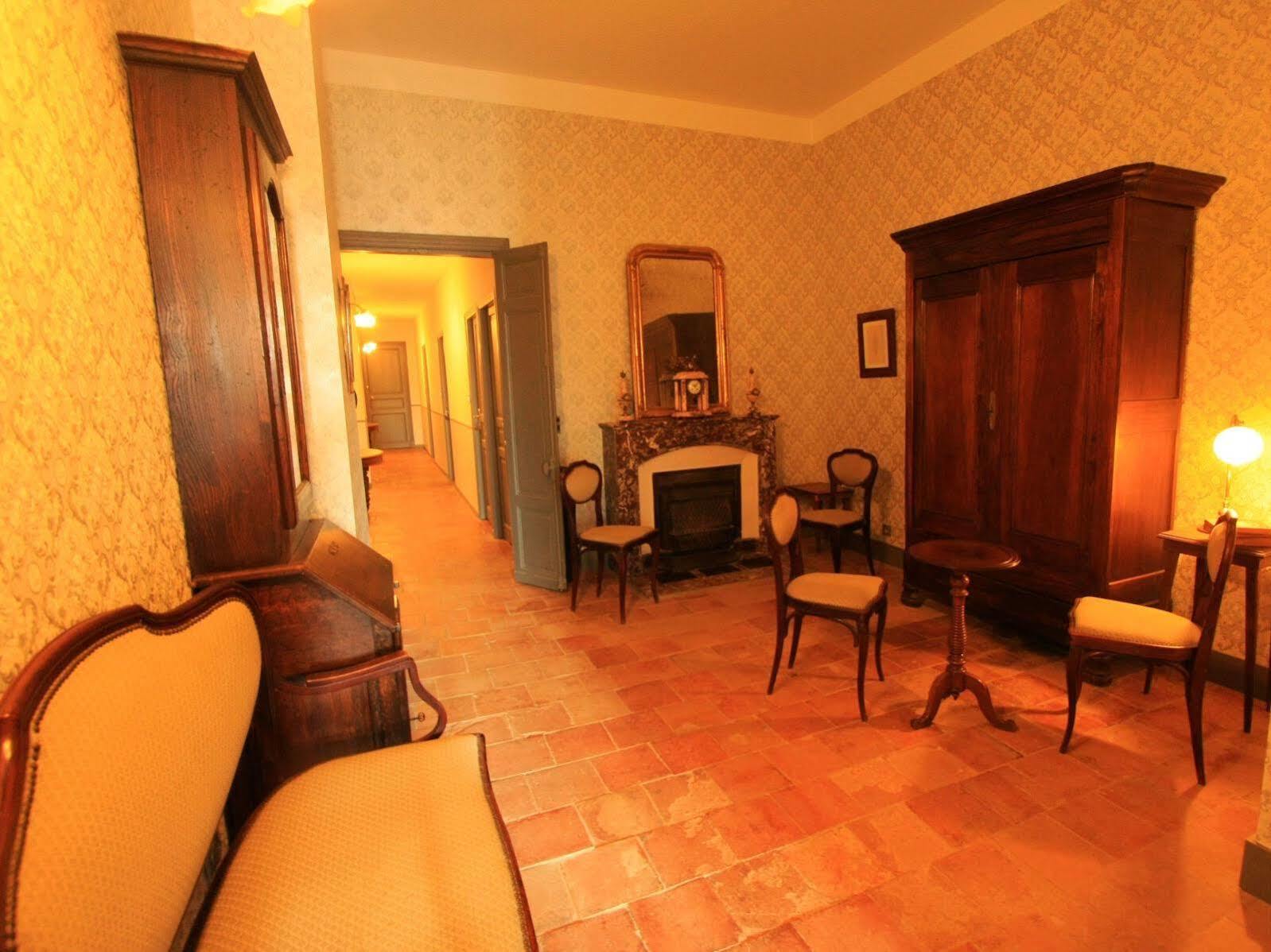 Logis Hotel - Restaurant La Marbrerie Caunes-Minervois Екстер'єр фото